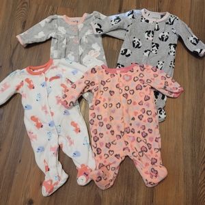 🎉4 for $20🎉Lot of 4 Newborn Fleece Onesies